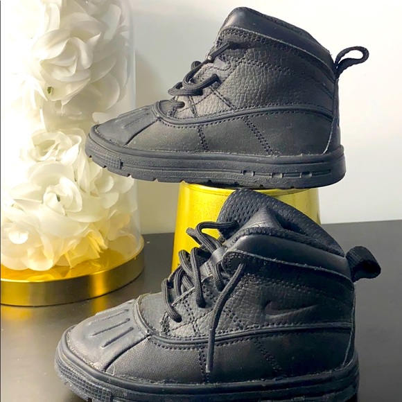 Toddler  ACG Nike kicks - Picture 1 of 2